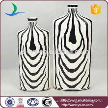 Сделанная в Китае ваза для декорирования зебры